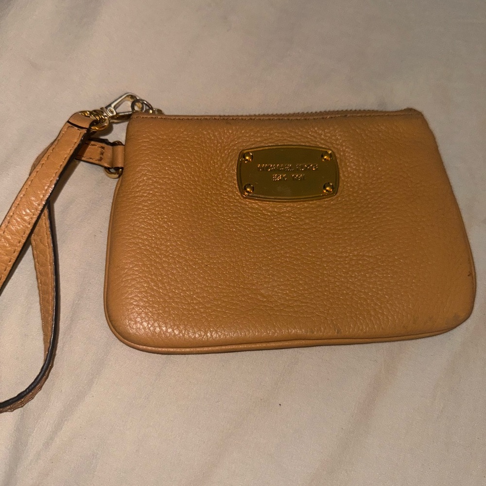 Michael Kors Gold Plate Tan Wristlet